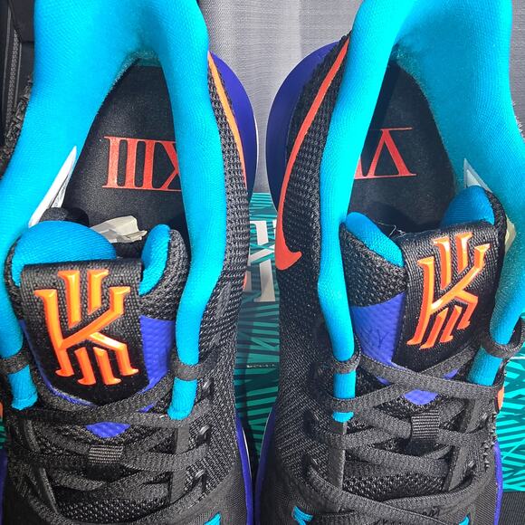 Nike Kyrie 3 Sz 11.5 - Picture 4 of 9